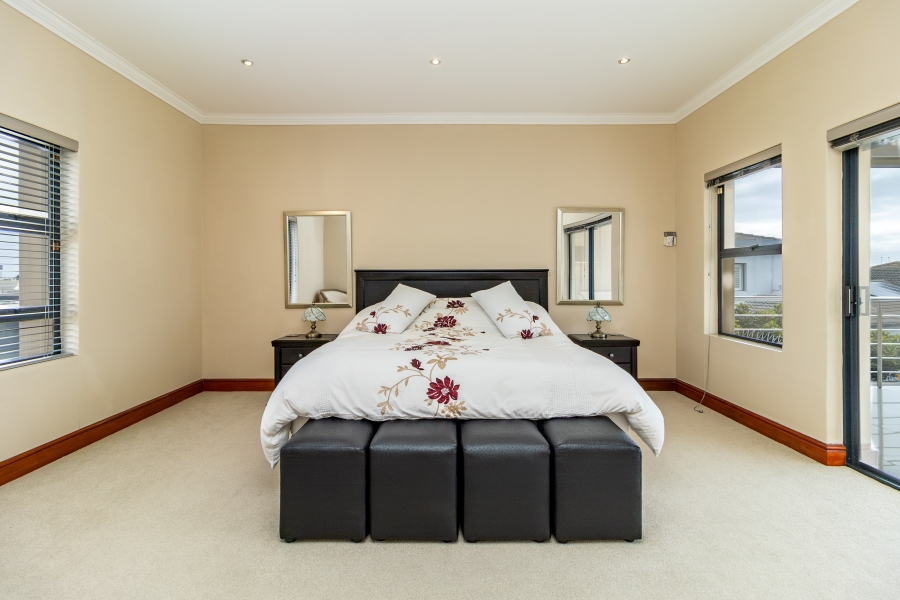 3 Bedroom Property for Sale in Parklands North Western Cape